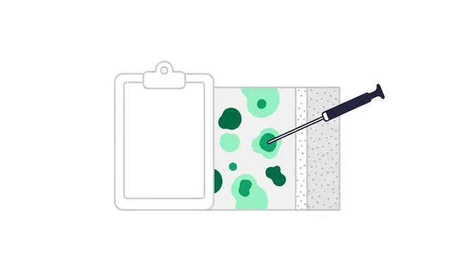 Schimmelgutachter bei der Wandinspektion mit Messgeräten